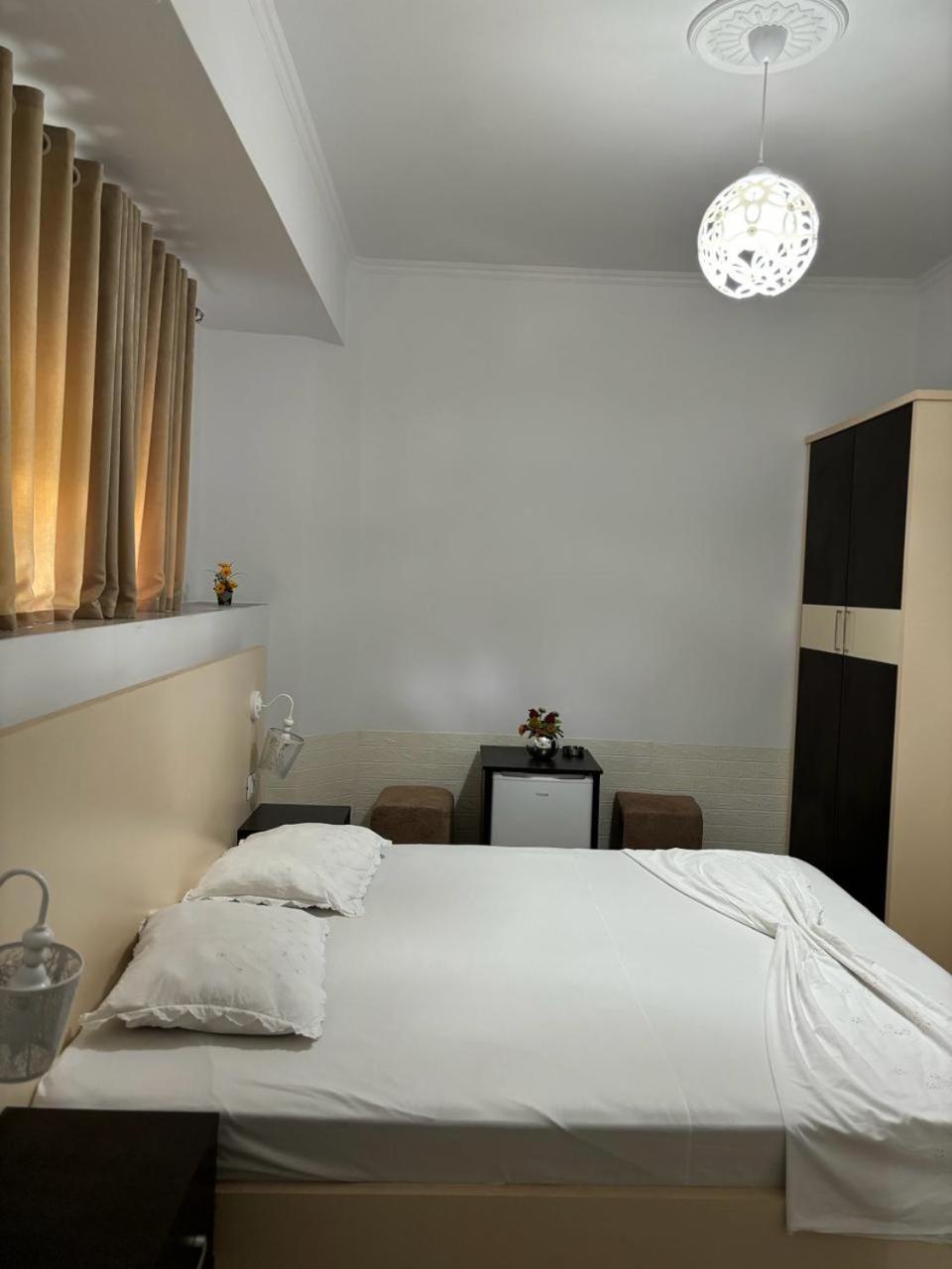 Guest House Adi Hoxha Berat Bagian luar foto
