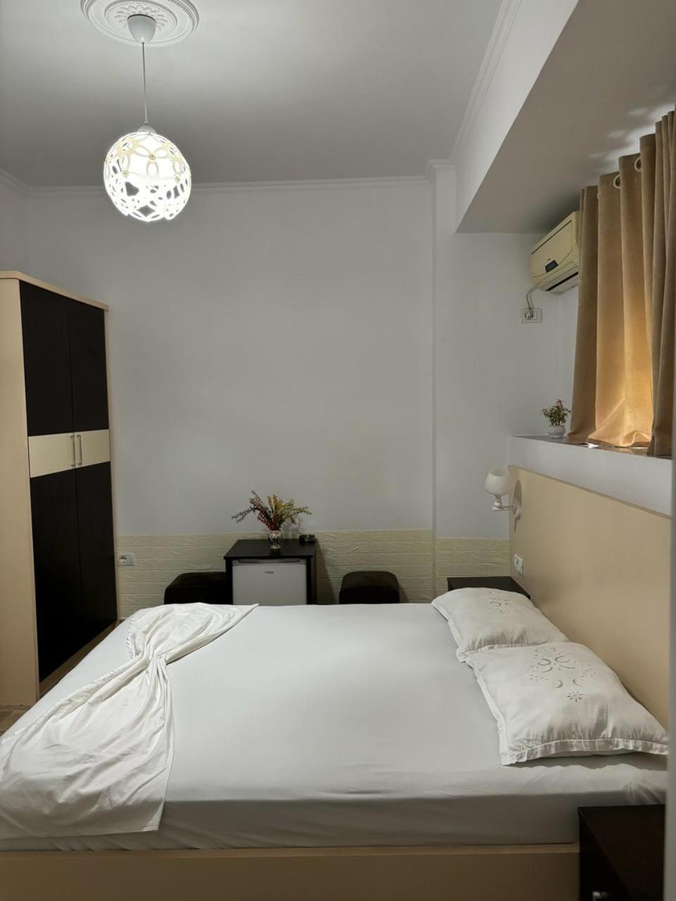 Guest House Adi Hoxha Berat Bagian luar foto