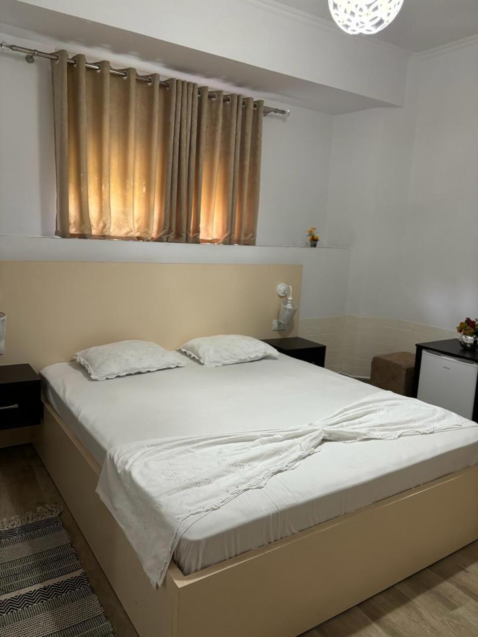 Guest House Adi Hoxha Berat Bagian luar foto