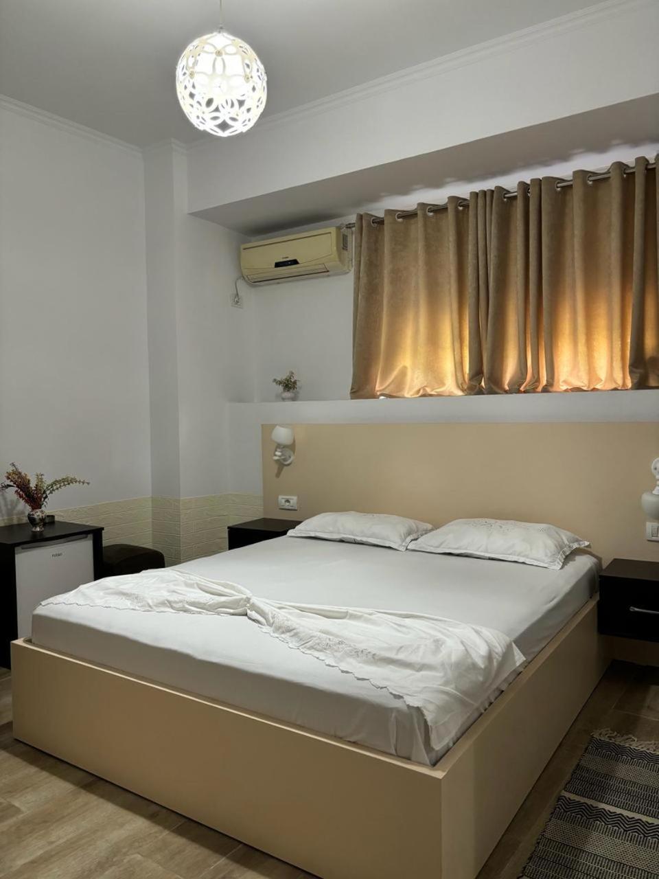 Guest House Adi Hoxha Berat Bagian luar foto