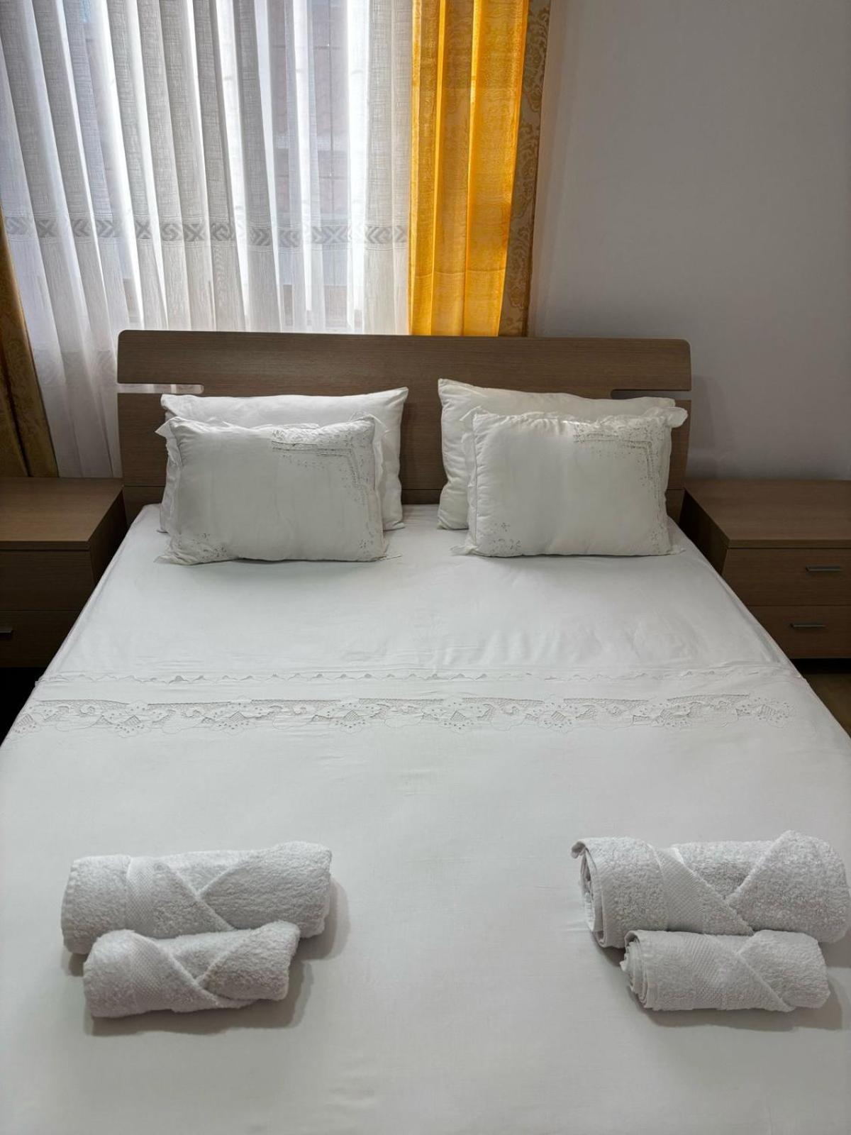 Guest House Adi Hoxha Berat Bagian luar foto